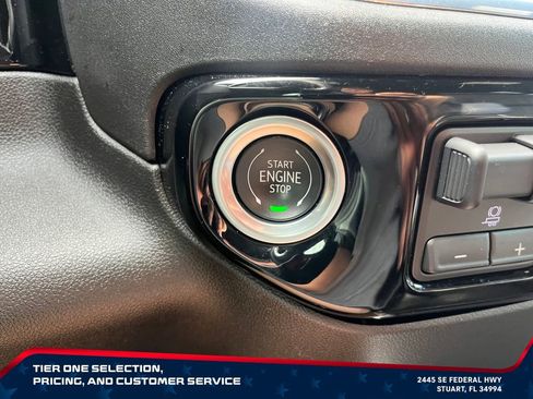 Used 2024 Chevrolet Silverado 1500 High Country w/ High Country Premium Package AWD/4WD image 23