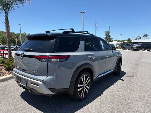 Used 2024 Nissan Pathfinder Platinum AWD/4WD image 7