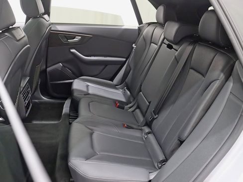 Used 2021 Audi Q8 Prestige w/ Prestige Package image 32