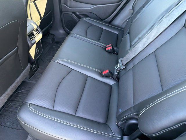 Certified 2024 GMC Terrain SLT w/ Tech Package AWD/4WD image 34