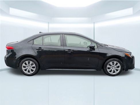 Used 2023 Toyota Corolla LE image 7