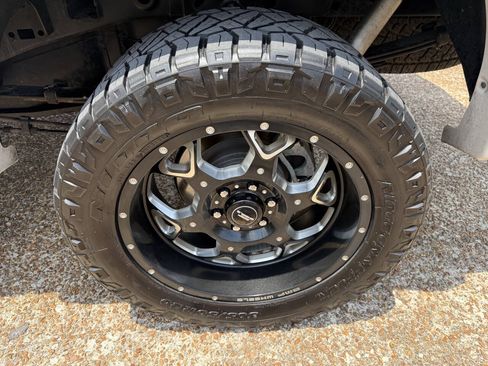 Used 2017 Ford F150 Platinum w/ Equipment Group 701A Luxury AWD/4WD image 14
