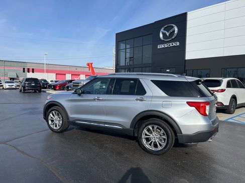 Used 2022 Ford Explorer Limited w/ Equipment Group 301A image 3