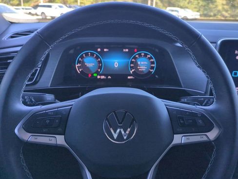 Used 2024 Volkswagen Atlas Cross Sport SE image 30