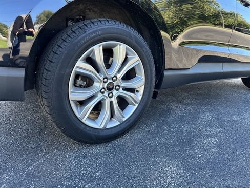 Used 2023 Ford Edge Titanium w/ Cargo Accessory Package AWD/4WD image 8