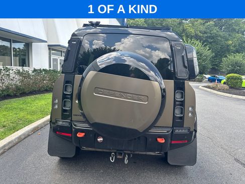 Used 2024 Land Rover Defender 110 X AWD/4WD image 3