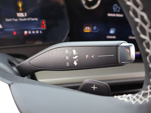 Used 2026 Chevrolet Traverse LT w/ Driver Confidence Package image 9