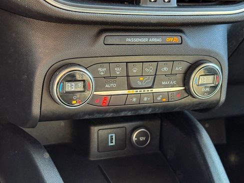 Used 2020 Ford Escape Titanium image 31