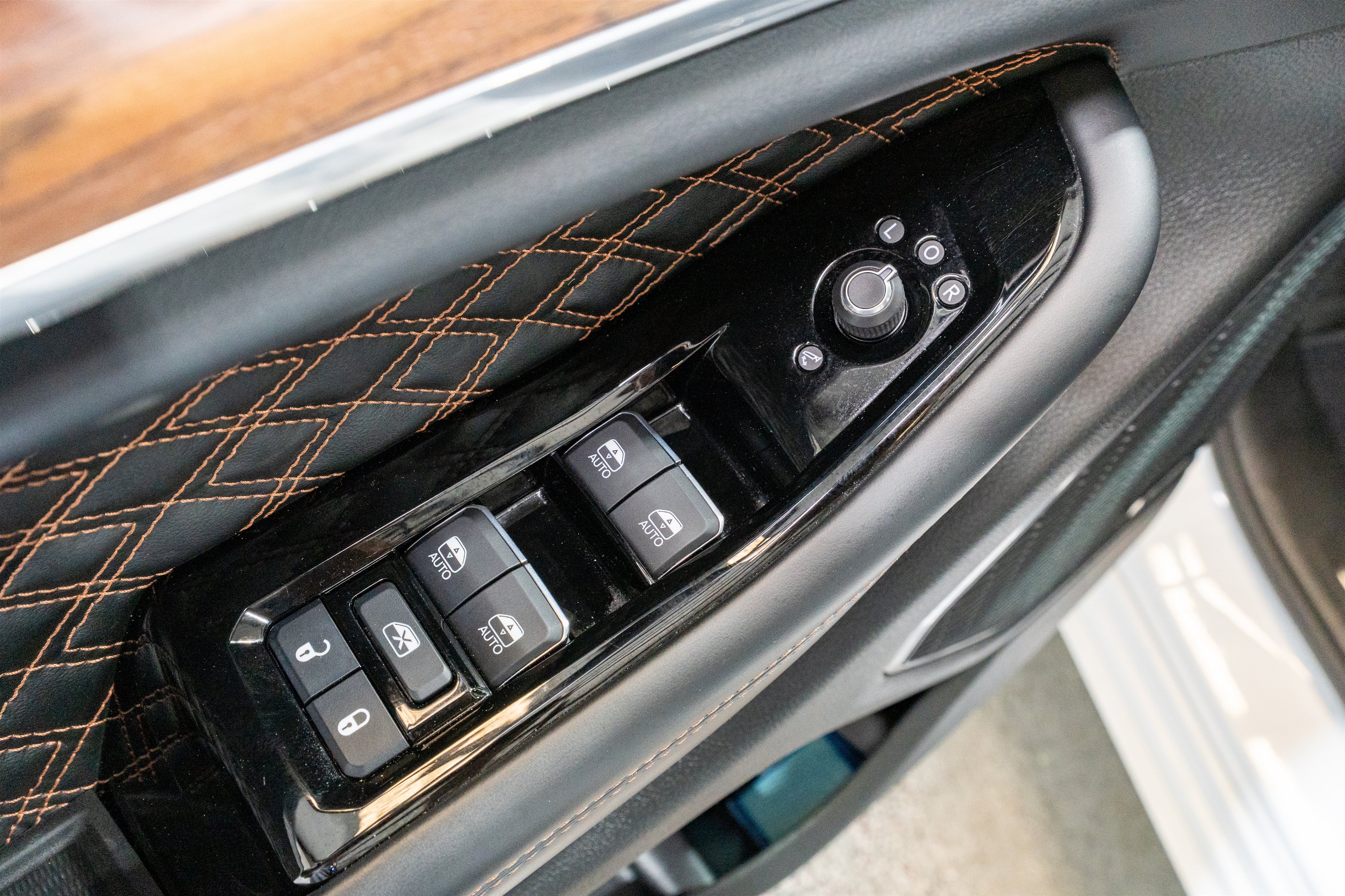 Used 2023 Jeep Grand Cherokee L Summit w/ Luxury Tech Group V RWD image 15