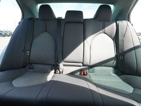 Used 2018 Toyota Camry LE image 32