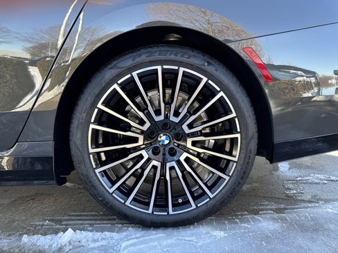 New 2026 BMW 750e xDrive w/ Luxury Rear Seating Package image 27