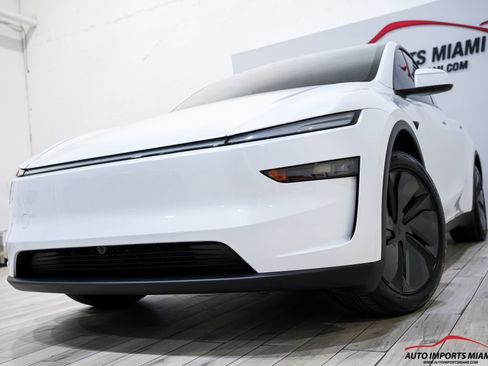 Used 2026 Tesla Model Y Long Range RWD image 2