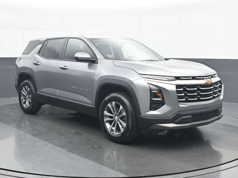 Used 2026 Chevrolet Equinox LT AWD/4WD image 9