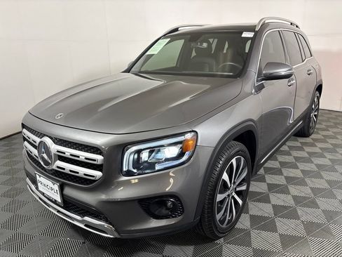 Used 2023 Mercedes-Benz GLB 250 image 2