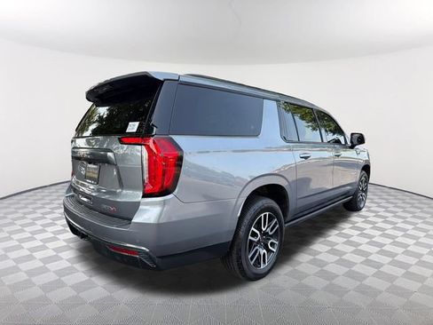 Used 2022 GMC Yukon XL AT4 w/ Technology Package AWD/4WD image 5