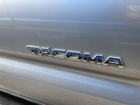 Used 2015 Toyota Tacoma 2WD Access Cab image 11