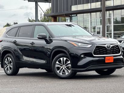 Used 2024 Toyota Highlander XLE