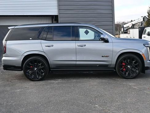 Used 2026 Cadillac Escalade V image 4