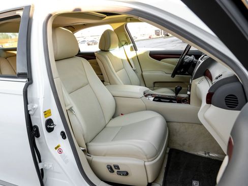 Used 2012 Lexus LS 460 image 34