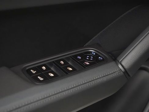 Used 2026 Porsche Cayenne Coupe AWD/4WD image 19