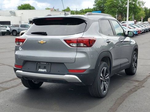 Certified 2024 Chevrolet TrailBlazer LT w/ LT Cold Weather Package AWD/4WD image 3
