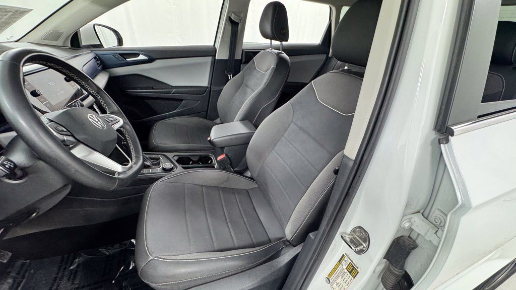 Used 2023 Volkswagen Taos SE AWD/4WD image 9