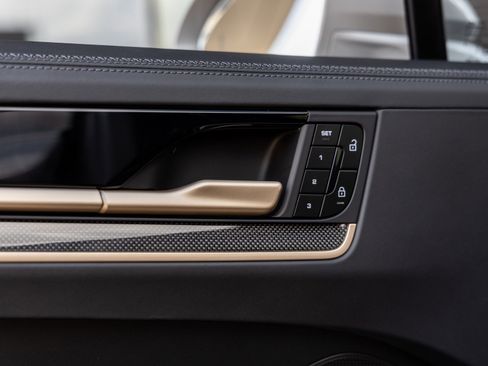 New 2026 Porsche Cayenne Turbo image 24