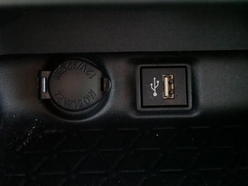 Certified 2025 Toyota RAV4 XLE AWD/4WD image 29