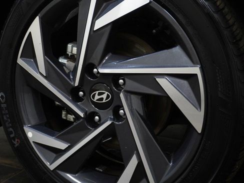 Certified 2025 Hyundai Elantra Sport image 10