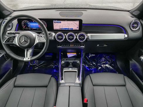 New 2025 Mercedes-Benz GLB 250 4MATIC image 10