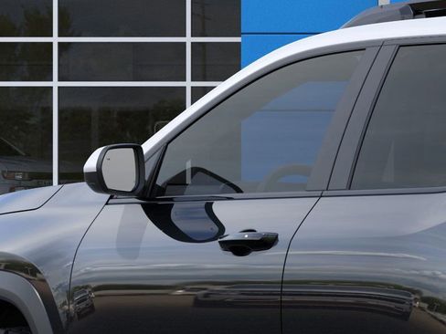 New 2026 Chevrolet Equinox ACTIV image 12