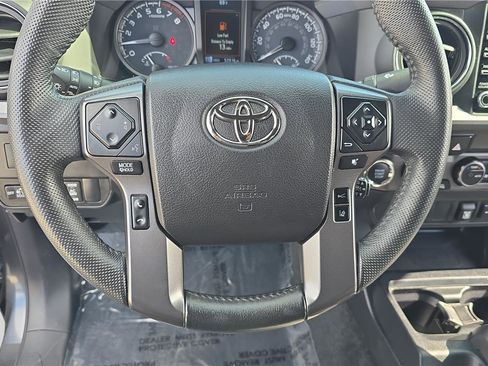 Used 2021 Toyota Tacoma TRD Off-Road AWD/4WD image 25