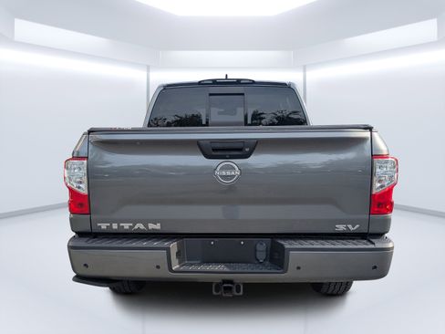 Used 2023 Nissan Titan SV w/ SV Convenience Package RWD image 4