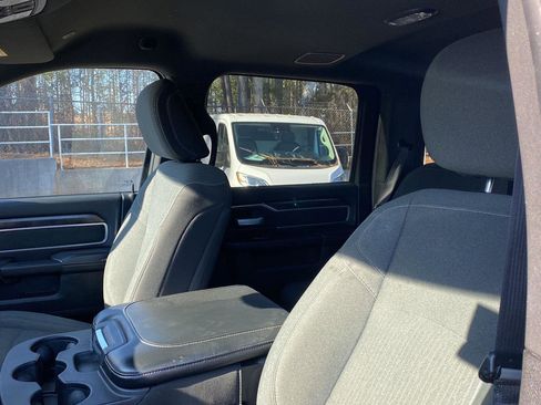 Used 2024 RAM 2500 Big Horn w/ Sport Appearance Package image 9