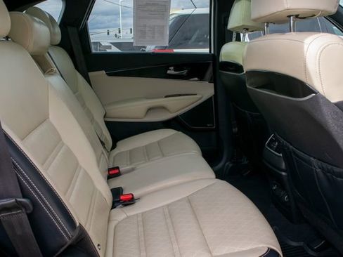 Used 2018 Kia Sorento SX image 21