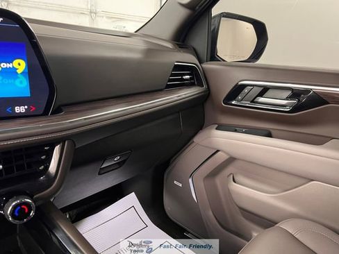 Used 2025 Chevrolet Tahoe Z71 w/ Comfort Package image 47