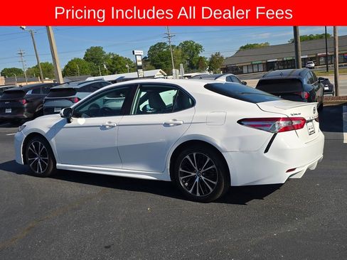 Used 2020 Toyota Camry SE FWD image 5
