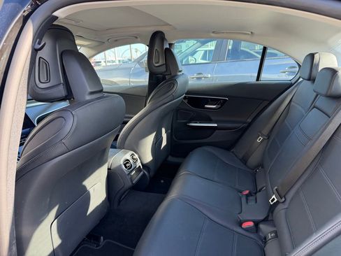 Used 2025 Mercedes-Benz C 300 Sedan image 5