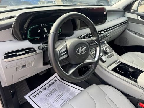 Used 2025 Hyundai Palisade SEL FWD image 15