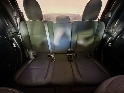 Used 2021 Jeep Gladiator Willys image 13