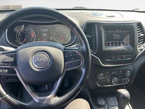 Certified 2021 Jeep Cherokee Latitude Plus w/ Mopar Interior Package AWD/4WD image 16
