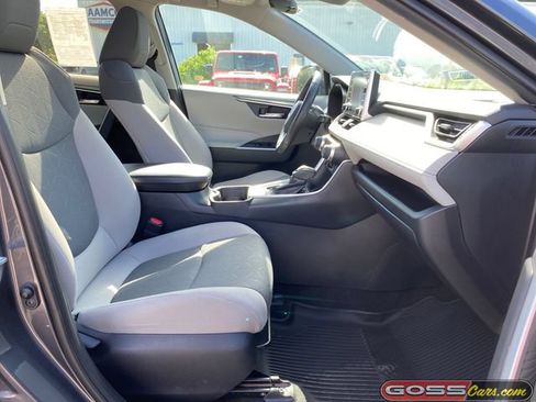 Used 2019 Toyota RAV4 XLE w/ Convenience Package AWD/4WD image 6