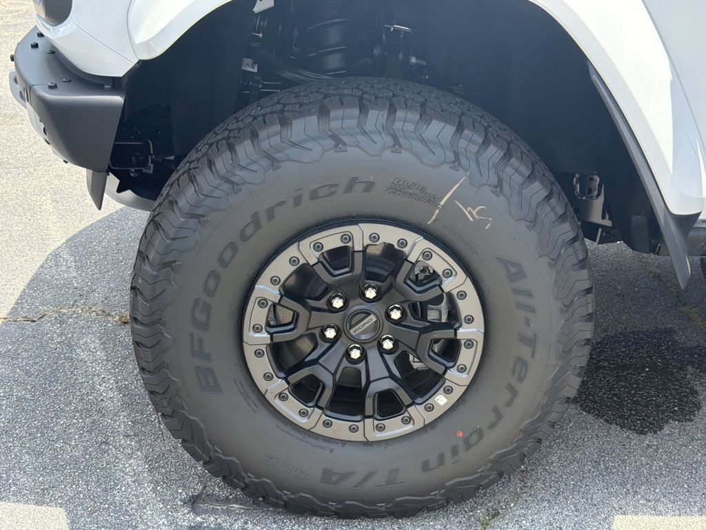 New 2026 Ford Bronco Raptor w/ Interior Carbon Fiber Pack AWD/4WD image 12