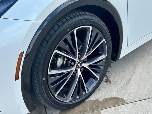 Used 2023 Toyota Prius XLE FWD image 9