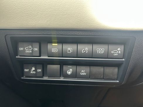 Used 2025 Toyota Tundra Capstone AWD/4WD image 19