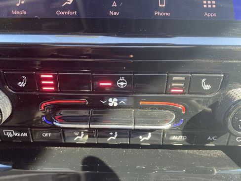 Used 2022 Jeep Grand Cherokee L Limited image 41