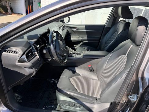 Used 2023 Toyota Camry SE FWD image 15