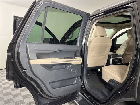 Used 2023 Ford Expedition Limited image 44