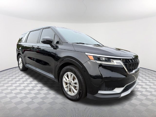 Used 2024 Kia Carnival LX FWD image 3