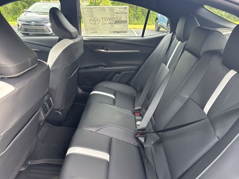 New 2025 Toyota Camry Hybrid image 23